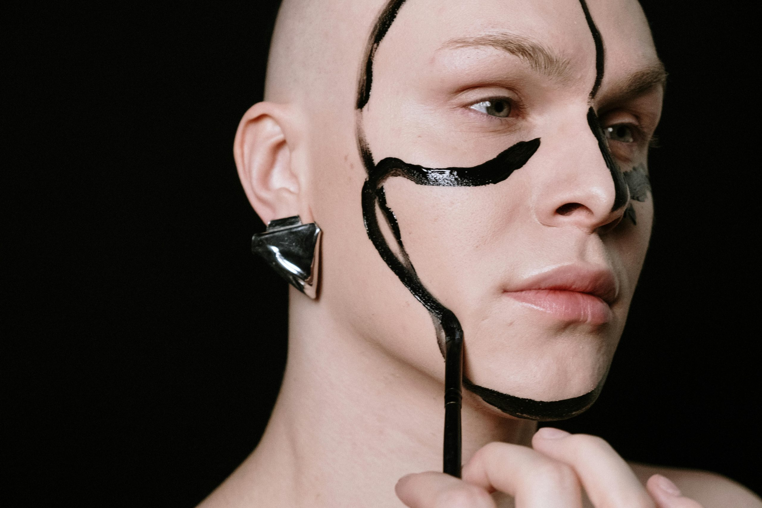 How to Make a Statement With Minimalist Fashion